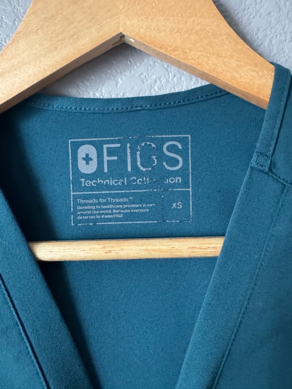 FIGS Caribbean Blue Scrub Set - Catarina XS / Yola Small - Picture 3 of 5